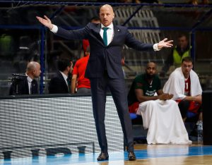 KAKVA SEZONA SAŠE OBRADOVIĆA: Posle 18 godina, doneo kup Lokomotivi!