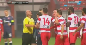 ZVEZDA VODI 2:0: Sudija Obradović ponovo u ‘akciji’, nikome nije jasno zbog čega je isključio štopera Borca (VIDEO)