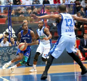 POSLE MESEC DANA: Bivši Zvezdin bek ponovo slobodan, raskinuo ugovor sa Cibonom