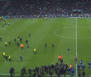 HAOS U FRANCUSKOJ: Fekir proslavom gola razjario navijače Sent Etjena, igrači Liona jedva spaseni linča (VIDEO)