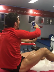 ŽURKA U SVLAČIONICI MONAKA: Jovetić i Falkao ludovali uz Cecu! (VIDEO)