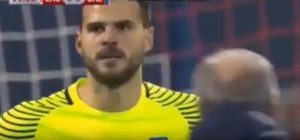 KAKVA GLUPOST GOLMANA: Poklon Hrvatima, ali Karnezis da bude srećan što nije ‘pocrveneo’ (VIDEO)