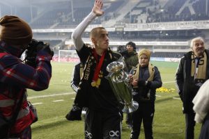 KARIJERA IDE UZLAZNIM PUTEM: Proslavio prvu titulu a sada isčekuje transfer u Zvezdu (FOTO)