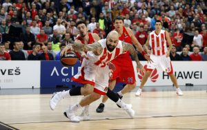 MOŽDA I OČEKIVANO: Navijačima Zvezde se ne sviđa ono što vide na parketu Arene (FOTO)