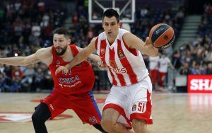 NAVIJAČI ZVEZDE U TRANSU: Fantastičan koš Milka Bjelice za TV špice! (VIDEO)