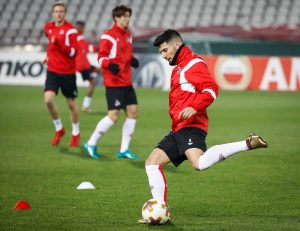 ZAVIRITE NA TRENING KELNA: Nasmejani Nemci osetili ‘Marakanu’, a prednjačio je Miloš Jojić (FOTOGALERIJA)