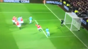 PA, MURINJO ĆE POLUDETI: Junajted od Sitija primio gol koji se ne viđa ni u amaterskom fudbalu! (VIDEO)