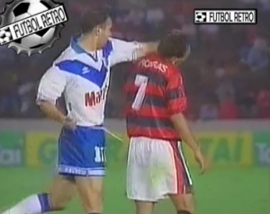 VREMEPLOV: Dva šamara, pesnica, otvorena arkada, stotine policajaca na terenu… I veliko finale je završeno! (VIDEO)