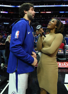 TEO JE ZVEZDA LOS ANĐELESA: Diandre Džordan mu skočio u zagrljaj, dok je on ‘šarmirao’ lepu novinarku (VIDEO)