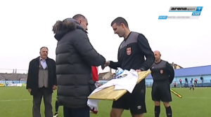 NOVI UDAR ŽELJKA PANTIĆA: Ovo ima samo u ligi u kojoj Zvezda uručuje svoj dres sudiji pre utakmice! (VIDEO)