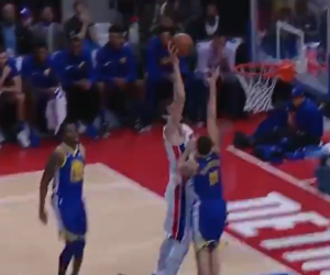 HRABRO ‘POGINUO’: Pogledajte kako je Klej Tompson pokušao da blokira Marjanovića, pa završio na njegovom posteru (VIDEO)