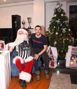 NOVOGODIŠNJA MAGIJA U HUMSKOJ: Igrači Partizana se vratili u detinjstvo (VIDEO)