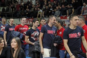 DELIRIJUM U PIONIRU: Heroji su ušli u dvoranu, svi su ih dočekali na nogama (FOTO)