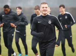 KASNI PARTIZANOVA UTAKMICA: Letonci ‘promašili’ teren u Limasolu!