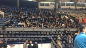 O ČEMU JE REČ: Grobari se razdvojili na dve strane tribine (FOTO) (VIDEO)