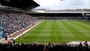 SAMO SU RAZBESNELI NAVIJAČE: Da li je novi grb slavnog engleskog kluba najružniji grb ikad!? (FOTO)