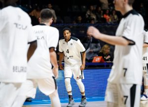 POJAČANJA ‘BAČENA U VATRU’: Von i Si odigrali prve minute u Partizanu, Francuz atraktivnim zakucavanem podigao ‘Pionir’ na noge! (FOTO) (VIDEO)