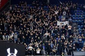 Grobari na dva ćoška…