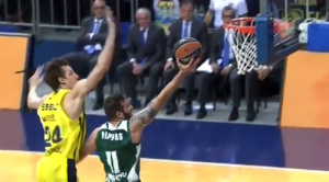 ZATRESAO SE ISTANBUL: ‘Gromovnik’ Veseli ‘ugasio svetlo’ Adetokumpu, a tek Papasu… (VIDEO)