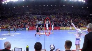 SNIMAK SKANDALA U ZAGREBU I POJAŠNJENJE: Pogledajte haos sa meča Slovenija – Nemačka, kao i šta kažu pravila (VIDEO)