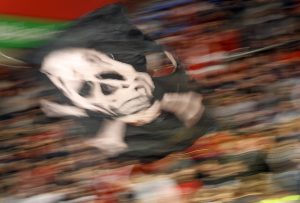 ZVEZDAŠI, EVO DEBIJA: Alen Omić na zagrevanju, fino mu ‘leži’ crveno-bela oprema (FOTO-UBOD)