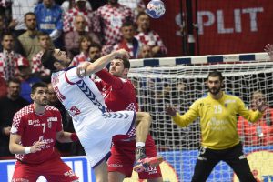 TEŠKO PODNELI NEUSPEH: Huligani demolirali kuću hrvatskom reprezentativcu nakon poraza od Francuske!