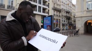 OVAKVA PROMOCIJA SE RETKO VIĐA: Srbin stigao u posrnulog evropskog velikana, a klub navijače učio srpski po ulicama (VIDEO)