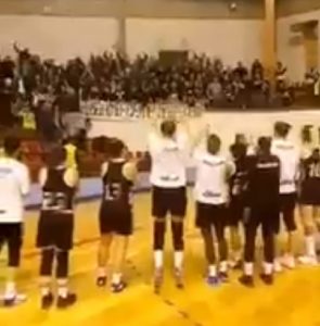 ODLIČNA ATMOSFERA U BORU: Grobari na gostovanju nosili košarkašice do veoma ubedljive pobede (VIDEO)