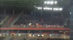 JAK VETAR U LEĐA CRVENO-BELIH: Pesma Delija odjekuje moskovskom „VEB arenom“! (VIDEO)