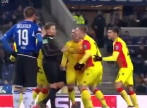 OVAKO NEŠTO JOŠ NISTE VIDELI: Sudija u Nemačkoj svirao kraj u momentu postizanja gola! (VIDEO)