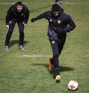ZAVIRITE NA TRENING CSKA: Ne potcenjuju Zvezdu, imaju svog univerzalnog vojnika (FOTO)