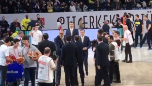 NASTAVLJAJU ‘RAT’: Obradović pred početak četvrtfinala Kupa Turske jasno pokazao šta misli o Atamanu (VIDEO)