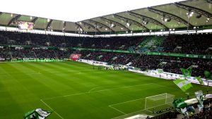 LJUDI, GDE VAM JE PAMET: Fudbaleri Volfsburga ponovo treniraju (FOTO)