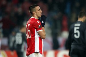 NAVIJAČI ZVEZDE BESNI: Imaju i zbog čega, propuštena stoprocentna kontra – pa gol ‘iz svlačionice’ (REAKCIJE)