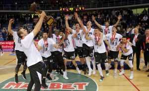 SAOPŠTENJE PARTIZANA: Osuđujemo vandalizam, ali najveći je skandal pozivanje na linč naših igrača!