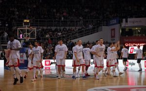 VEĆ ŽESTOKO U ‘ČAIRU’: Navijači Partizana napravili ‘vreo doček’ igračima Zvezde, uvrede sa svih strana (VIDEO)