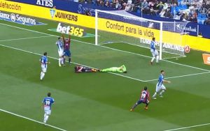 CRN DAN ZAMALO ODNEO JOŠ JEDNU ŽRTVU: Uznemirujuće scene iz Valensije potresle ljubitelje fudbala (VIDEO)