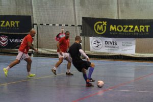 NASTAVLJENO TAKMIČENJE U MALOM FUDBALU: Rasplamsala se bitka za plej-of Zlatne lige