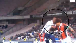 STRAVIČNA POVREDA: Fudbaler Lila pao kao da je pokošen – izvukao deblji kraj u duelu sa Danteom (VIDEO)