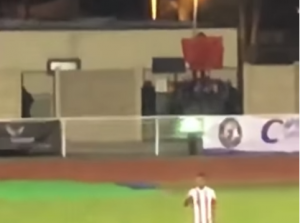 ‘REVANŠ ZA DRON’: Srpski navijači prekinuli utakmicu takozvanog Kosova u Parizu (VIDEO) (FOTO)