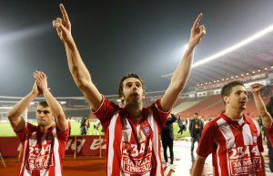 SRBIN IZAZVAO HAOS: Izgubio traku u Zvezdi, postao heroj navijača – a sada žestoko kažnjen zbog napada u ‘grupnom četu’ (FOTO)