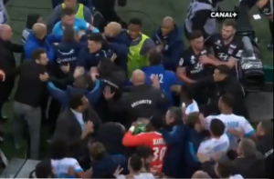 NAPAD U MARSEJU DOBIO EPILOG: Navijači ozbiljno povredili defanzivca, preko 20 uhapšenih!