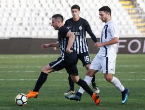 MAJSTORIJA: Zoran Tošić prelepim golom doveo Partizan u vođstvo (VIDEO)