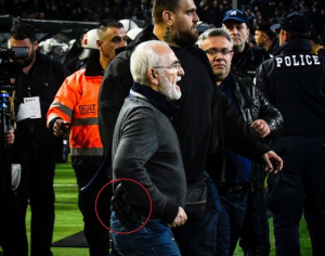 ZAKASNELA REAKCIJA: Izdat nalog za hapšenje prvog čoveka PAOK-a, uključio se i Cipras, pištolj je glavna tema u svetu! (FOTO)