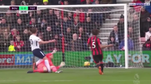 DA SE NAJEŽIŠ: Au, gde je upao zglob Harija Kejna, povreda deluje baš zastrašujuće! (VIDEO)