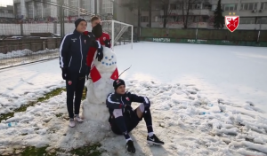 ZABAVA ZVEZDINIH IGRAČA: Zimske čarolije, Sneško Belić i originalan poziv na ‘Marakanu’ (VIDEO)