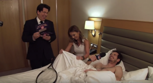 SA ENDIJEM MARIJEM U KREVETU: U sobu mu je ušla bivša ‘Spajsica’, podigla pokrivač i ‘zavirila’… (VIDEO)