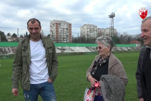 DIRLJIVO: Milijaš porodici doneo stan u Beogradu, pa ih ugostio, a ispostavilo se da svi navijaju za – Zvezdu (VIDEO)