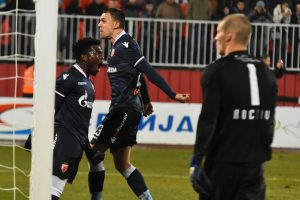 LOŠE IZDANJE ARBITARA: I Zvezda žestoko oštećena u Novom Sadu (VIDEO)