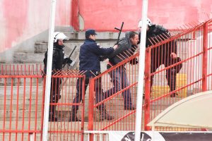 FRKA U NOVOM SADU: Novi nemiri u srpskom fudbalu- Zemunci divljali na i ispred ‘Karađorđa’, ima i povređenih (FOTO)